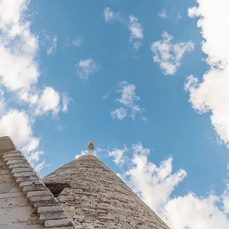 Trulli Mest'andrea Alle Lame Aparthotel 4*