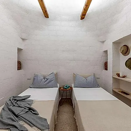 Trulli Mest'andrea Alle Lame Noci